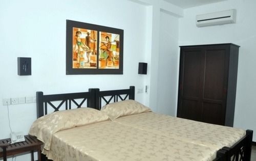 Scandinavia Hotel Hikkaduwa Dış mekan fotoğraf