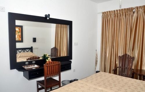 Scandinavia Hotel Hikkaduwa Dış mekan fotoğraf